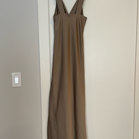 House of Harlow 1960 maxi satin gown - Picture 2 of 4